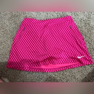 Nike - Women’s golf skirt - hot pink